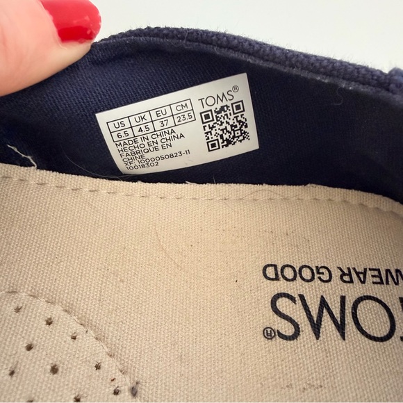 Toms Dark Blue Canvas Loafers Wear Good Slip On Shoes Women’s Size 6.5 - Picture 10 of 11